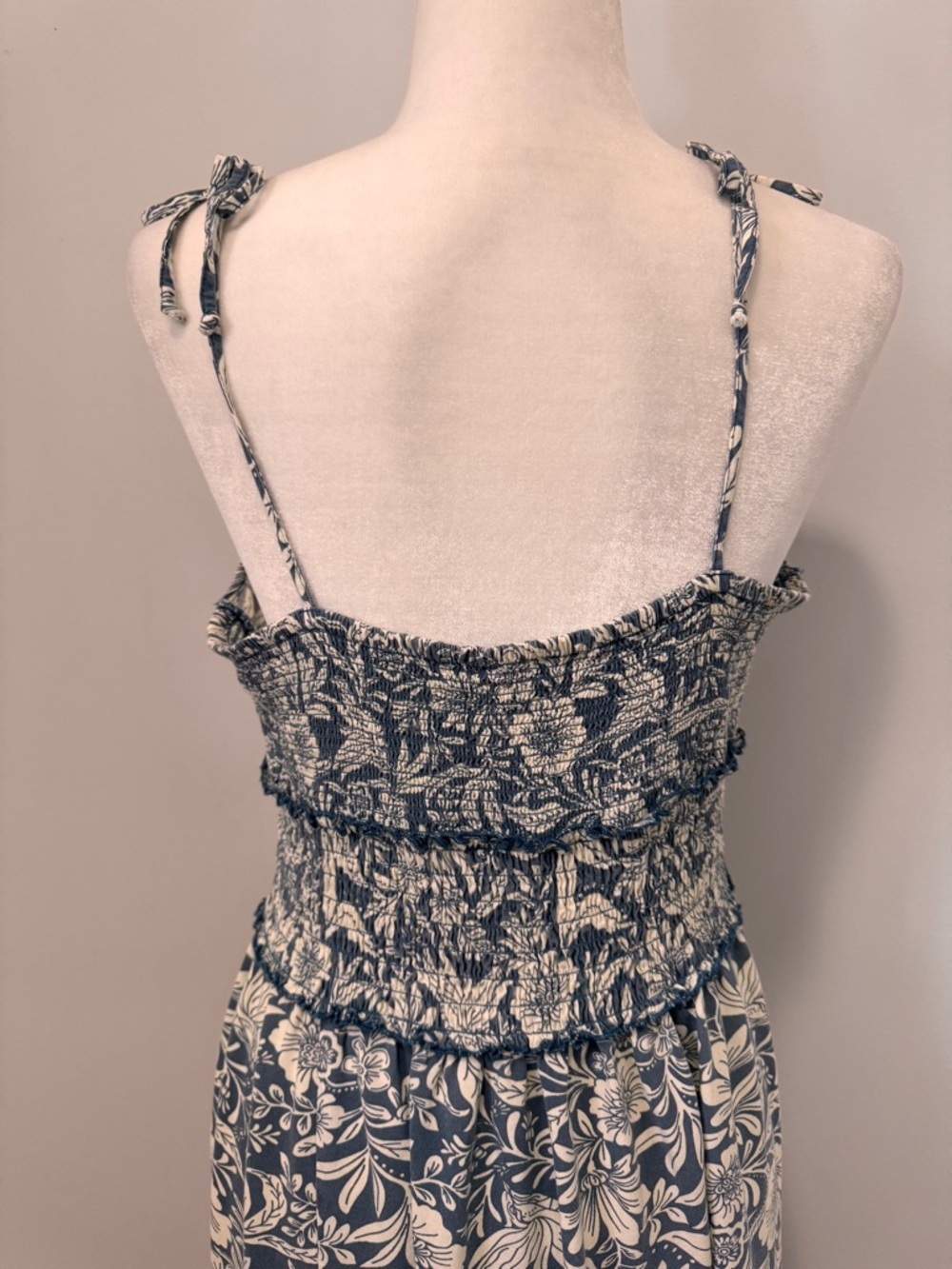 Patrons of Peace Blue & Cream Floral V-Neck Midi Dress - Picture 6 of 14
